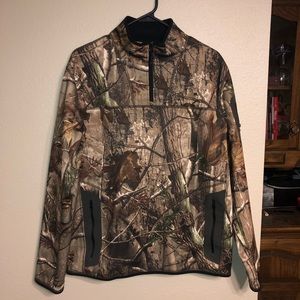 Medium camo pullover